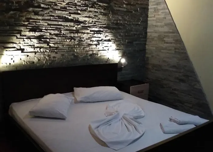 Love hôtel Studenti Tirana